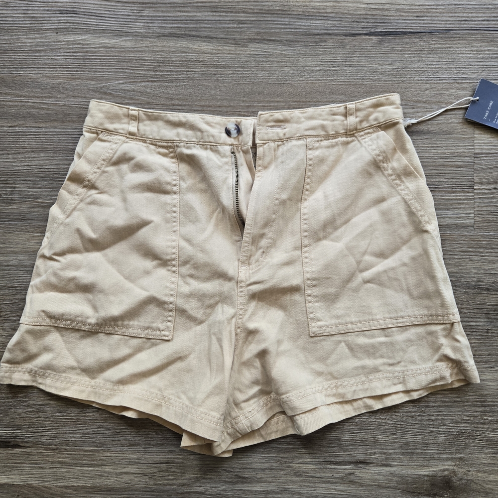 Universal Thread Women's Tan Cargo Shorts NWT